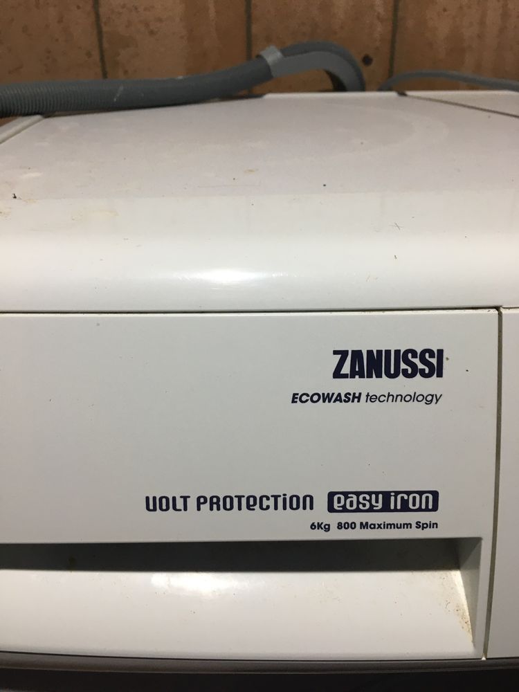 Стиральная машинка ZANUSSI на запчасти