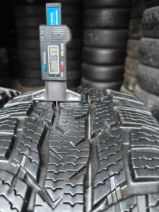 Nokian WR C3 215/60r17c 2шт, 7,5-8мм, ЗИМА. Привезены из Германии.