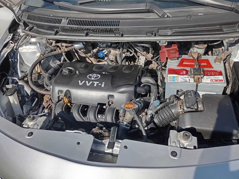 Тойота Ярис 2007 г. 1.3