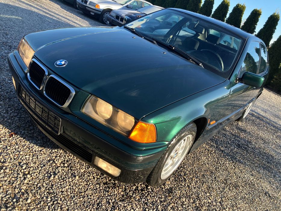 BMW 316 Farngrün Metallic Klimatyzacja ASC 4 x Air Bag Roleta 152096km