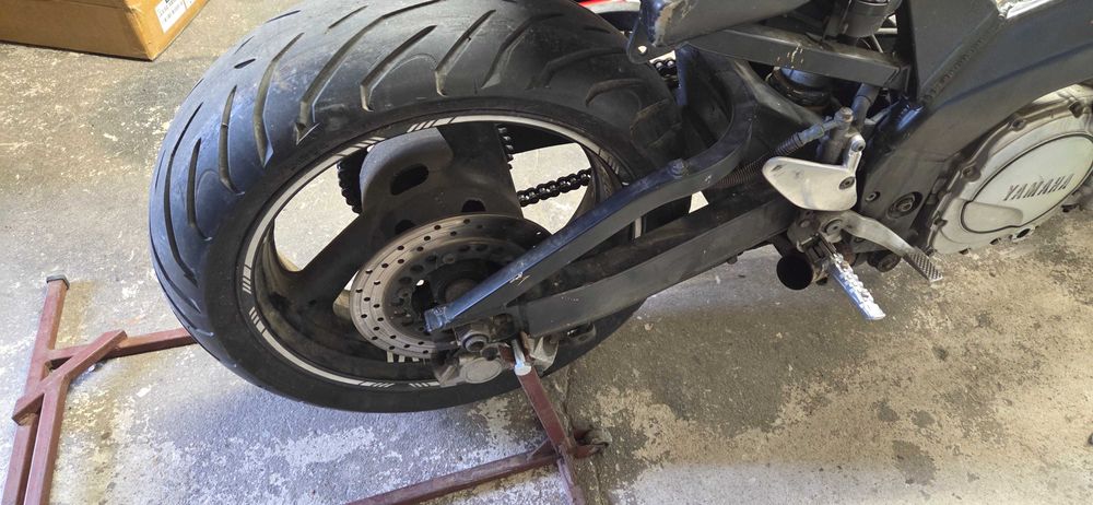 Yamaha na chodzie z dokumentami 750 yzf 1996 rok