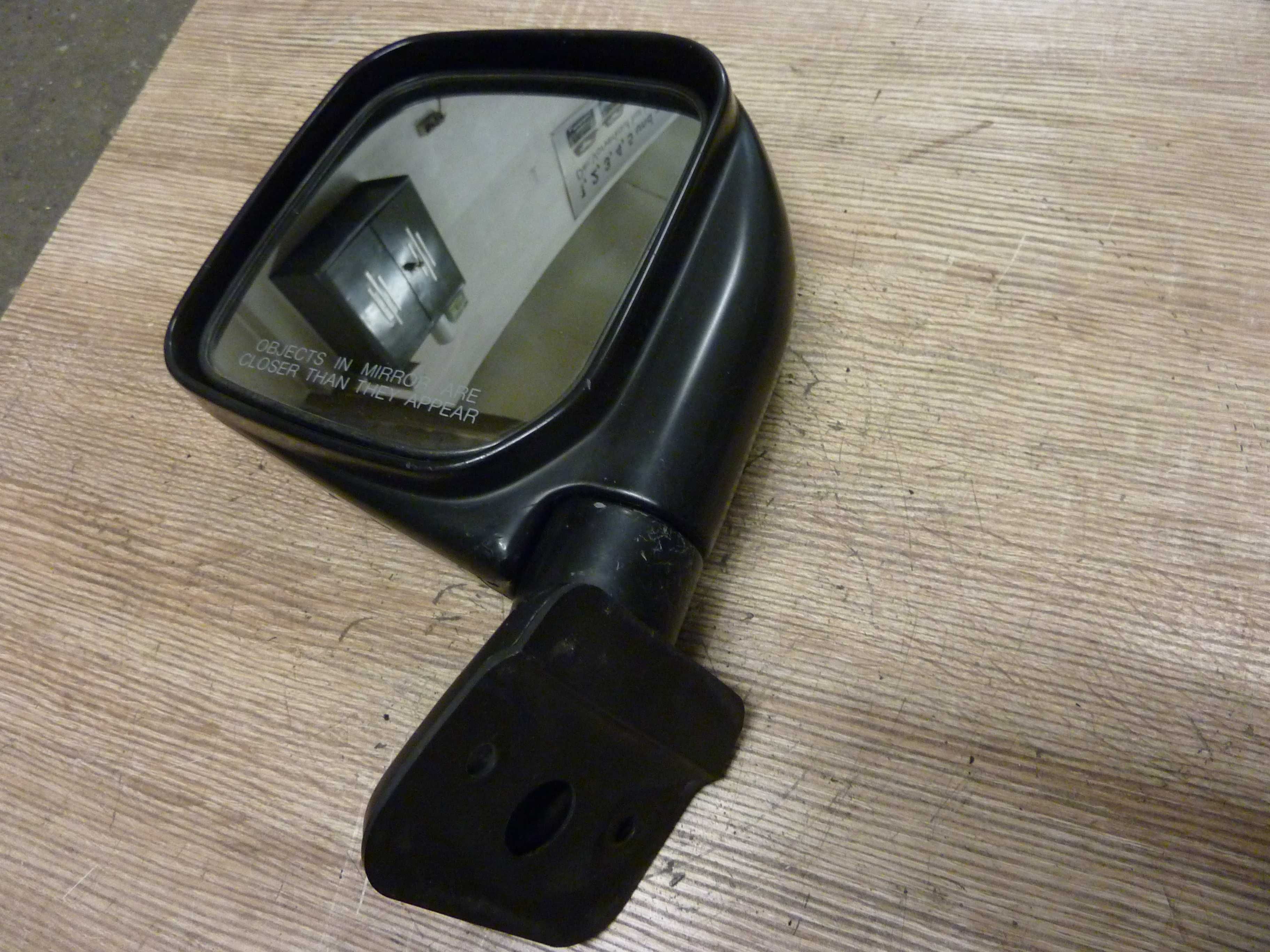 HYUNDAI GALLOPER 2,5D 98-03r. lusterko lewe czarne bez lakieru