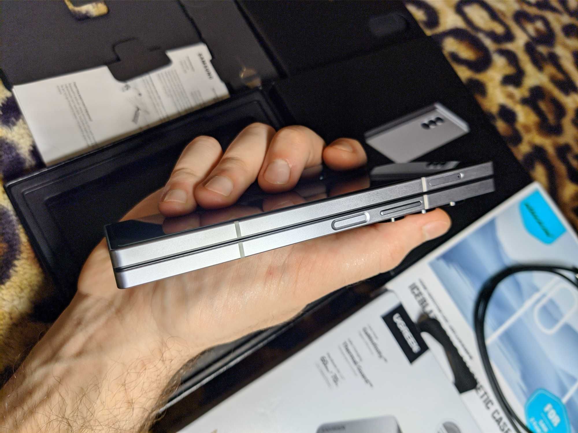 Как новый! Samsung Fold 6 12/512GB Silver "Официал на две физ SIM"