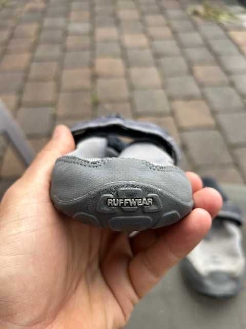 Buty dla dużego psa firmy RUFFWEAR 4 szt