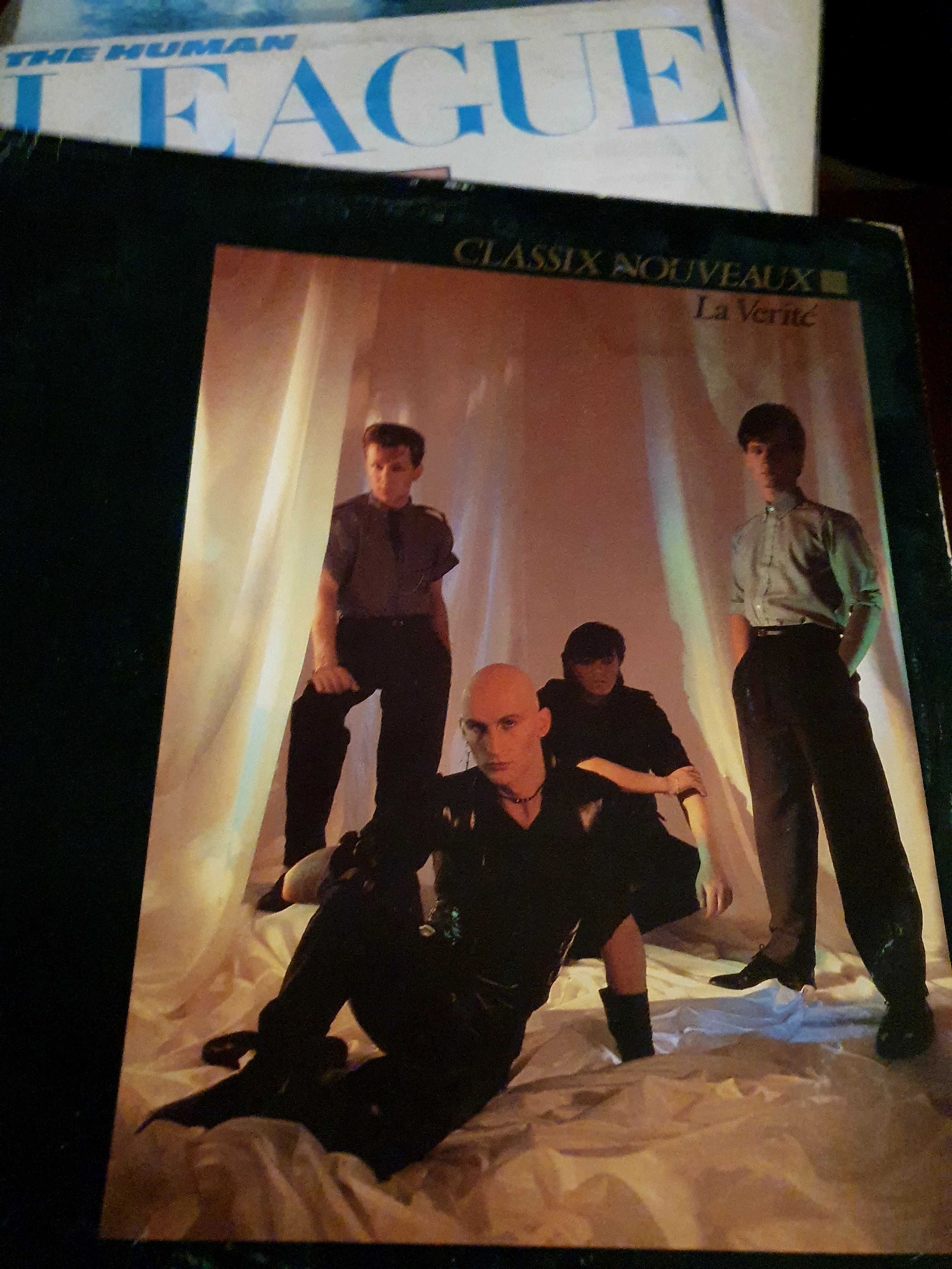Human League 
Classix Nouveau 
Moody blues 
Clif Richard 
Neil Diamond
