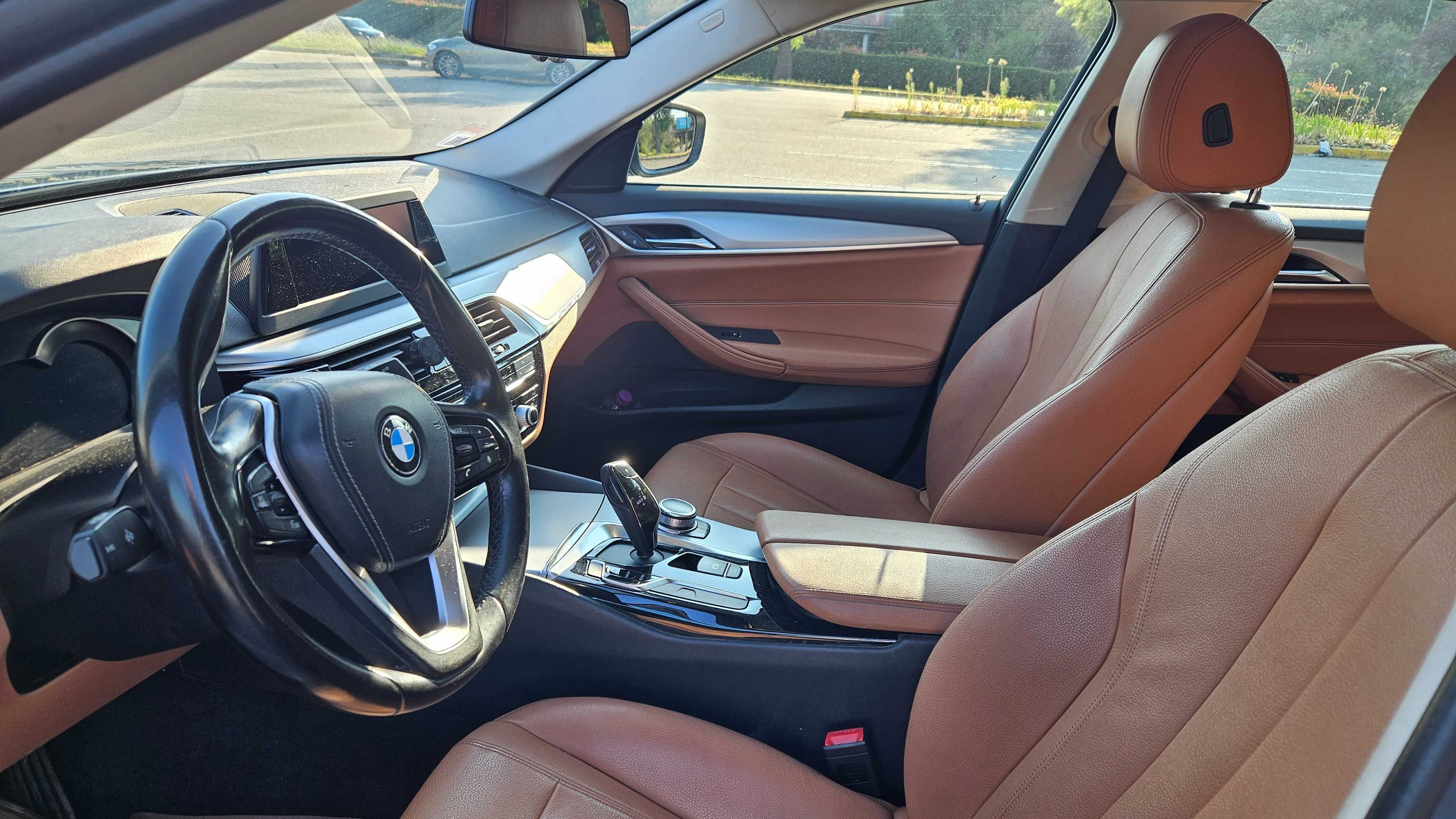 BMW 530e 2018 com IVA dedutível