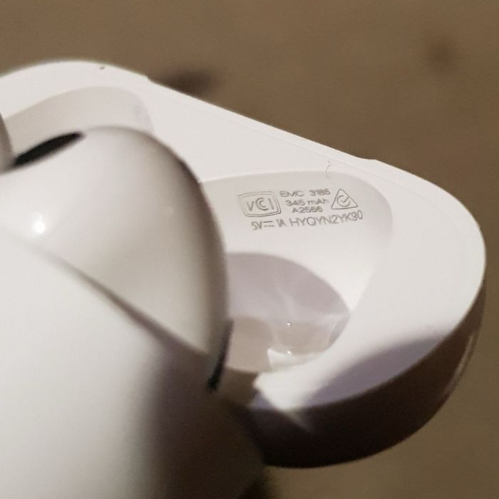 AirPods 3 with Wireless Charging Case