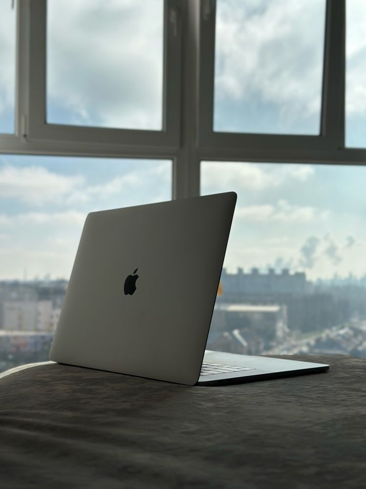 Macbook Pro 15 2017 максимальная комплектация i7/16/256