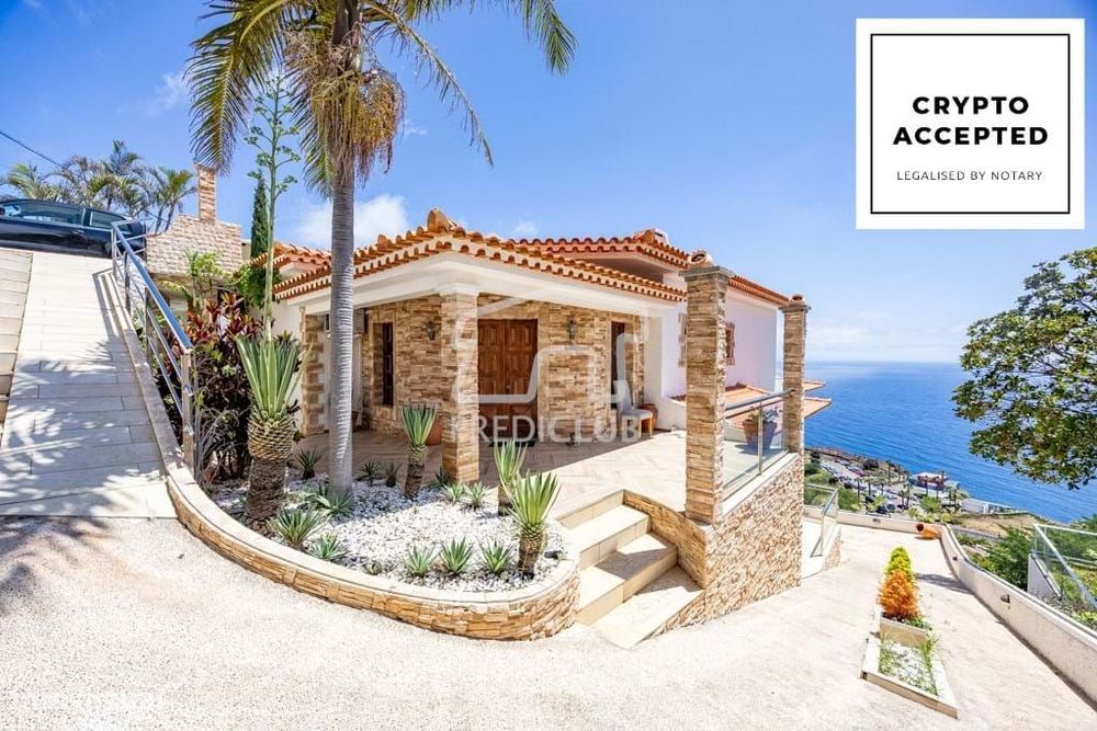 Moradia T6 de Prestígio à Venda – Garajau, Caniço