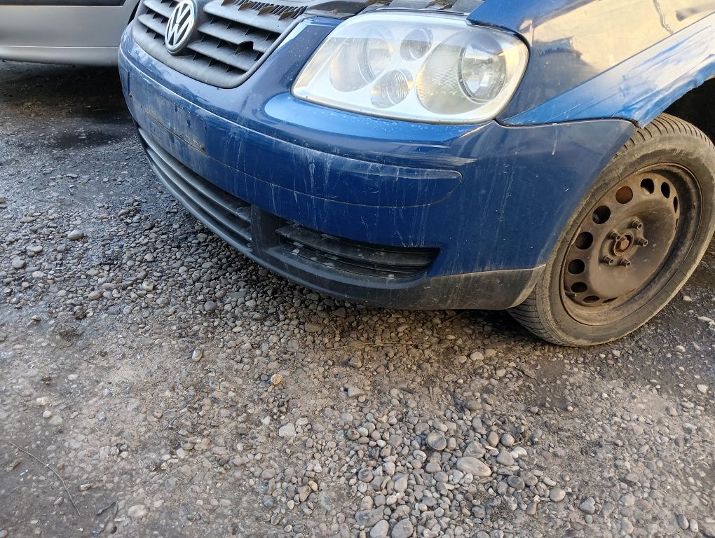 Volkswagen Touran / Caddy zderzak przedni przod