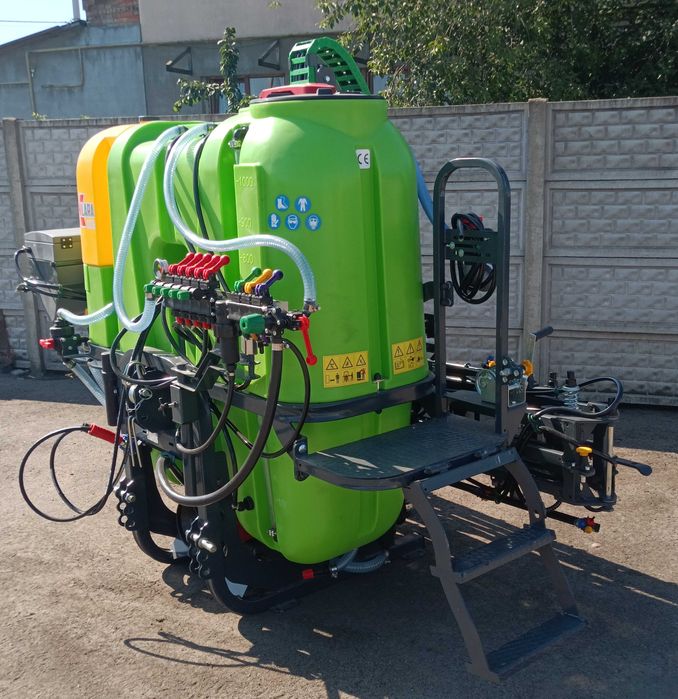 Обприскувач навісний 1000л/16м Tolmet