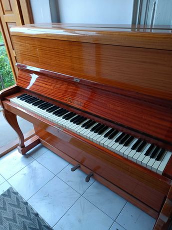 Pianino Calisia używane mahoń