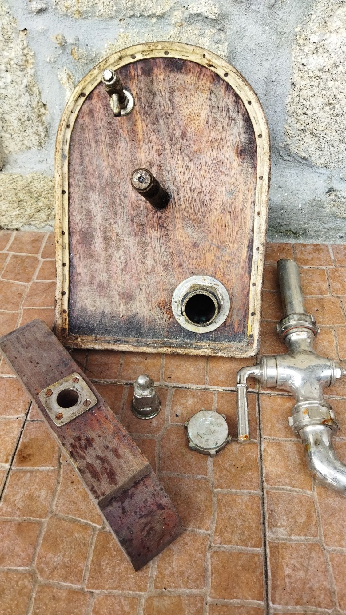 Postigo de depósito de vinho antigo