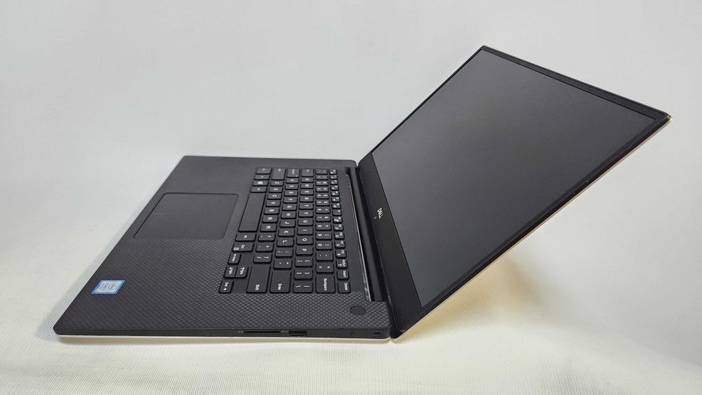 Dell Precision 5530 i7-8850H 16GB 512 GB P1000 4GB 15,6" IPS Full HD