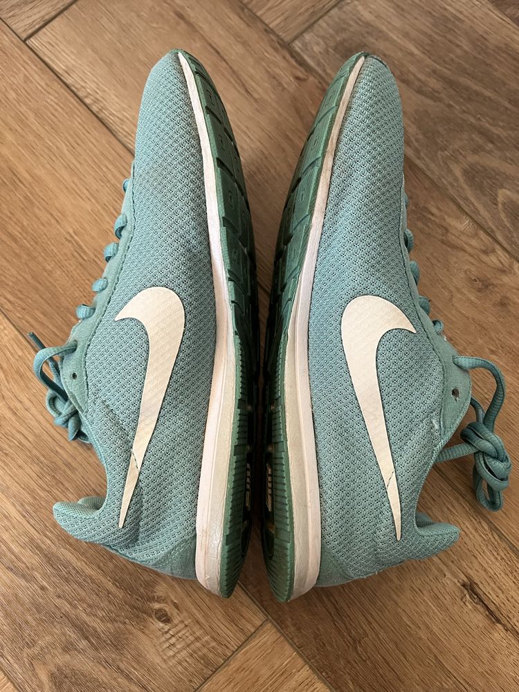 Buty sportowe Nike rozm. 39 lekkie