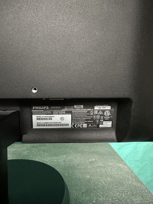 Продам монітор Philips 18.5” LED у гарному стані