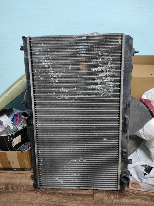 Продам Радіатор Охолодження Hundai Santa Fe 2.0 CRDI