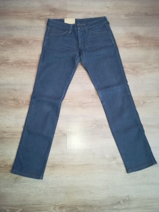 Sprzedam damskie spodnie WRANGLER LIA rozm. 28/32. Okazja !!!