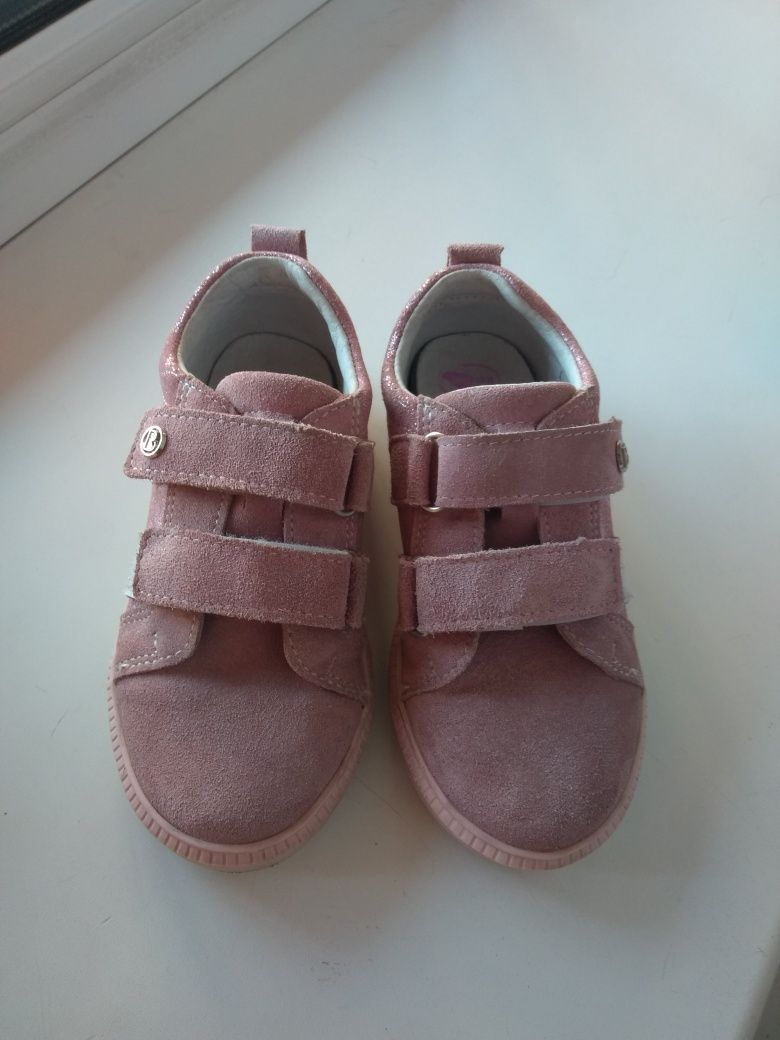 Детские туфли фирмы RenBut