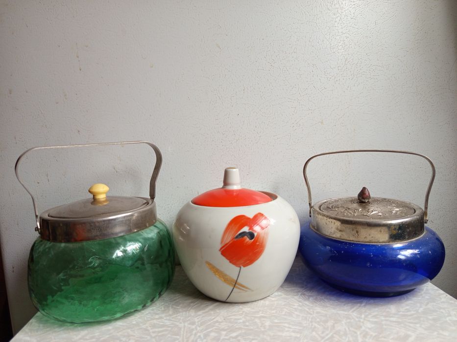 Сахарница,масленка, подстаканник, сливочник