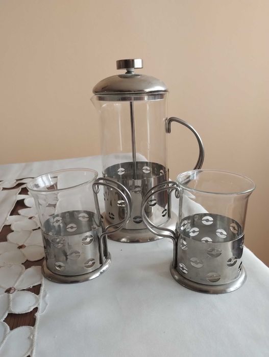 Zaparzacz do kawy, herbaty czy ziół plus 2 szklanki