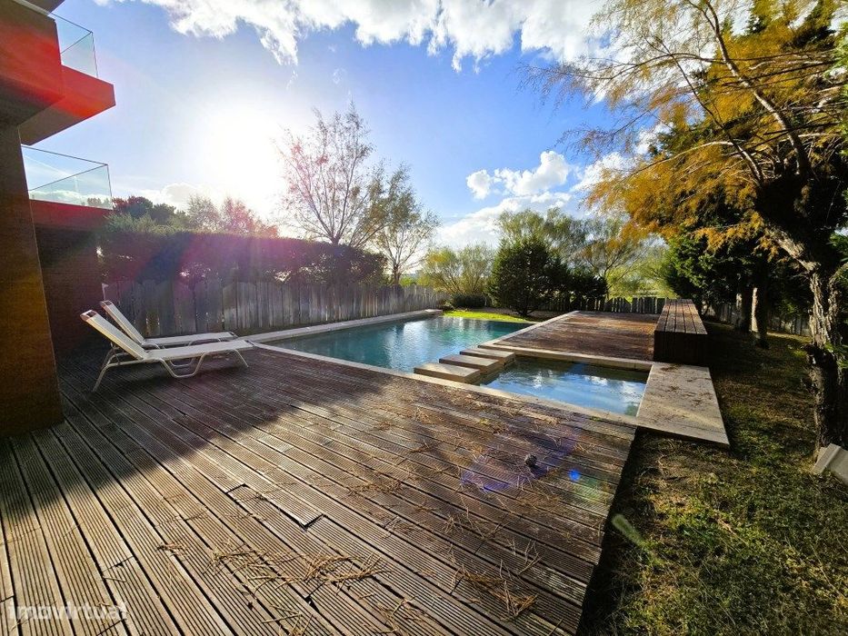 Luxuoso Apartamento Turístico T2+1 com Piscina e Jardim em Troia-Co...