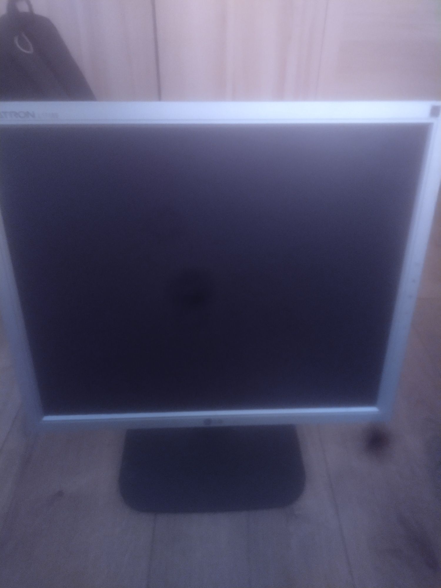 Monitor LG flatron