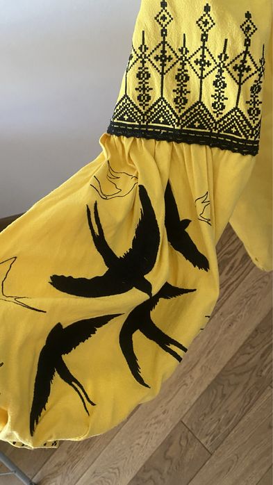 Вишиванки на полотні- льон