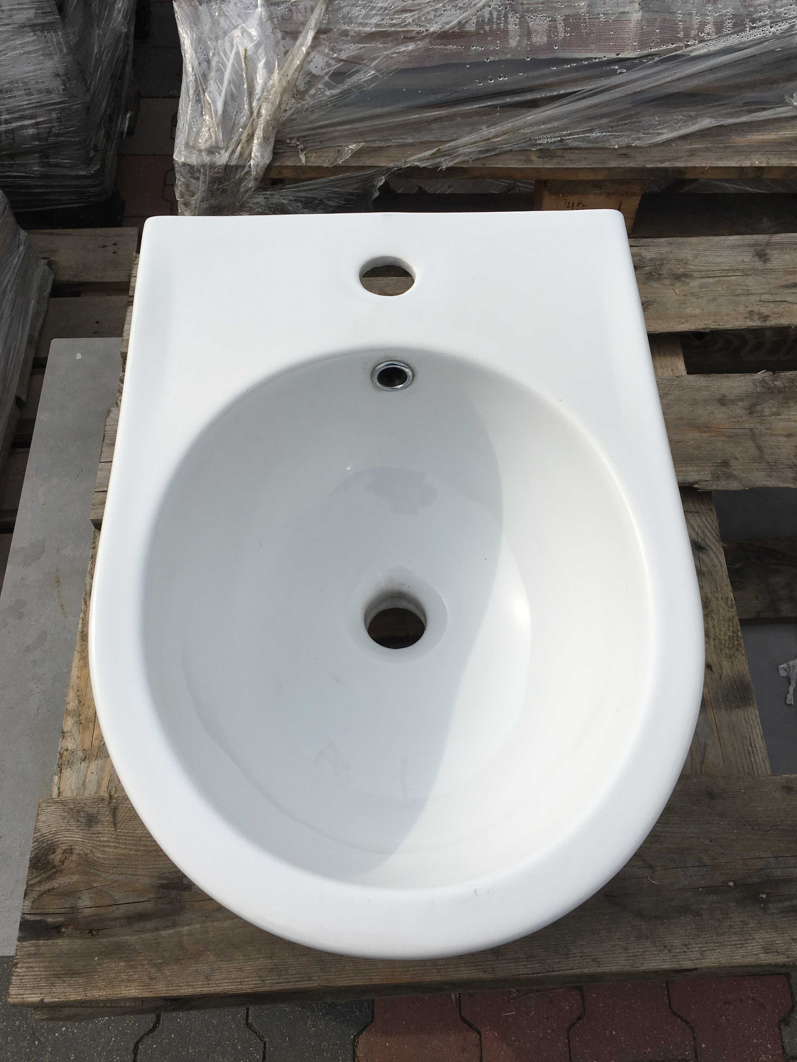 Bidet podwieszany 52x37