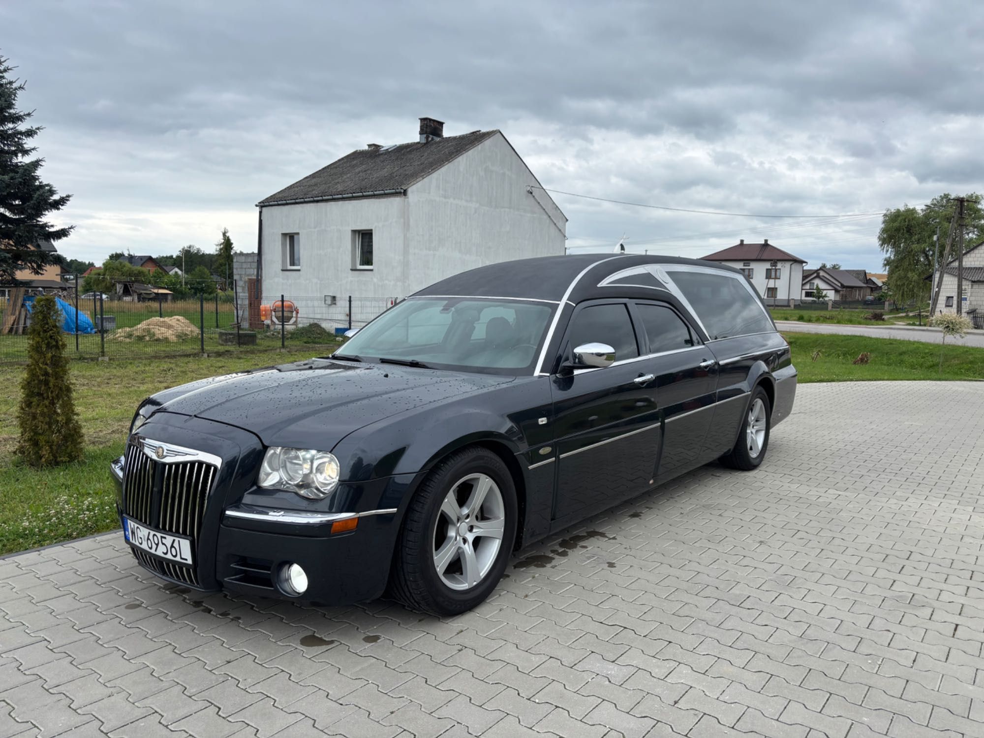Karawan Pogrzebowy Chrysler 300C Intercar
