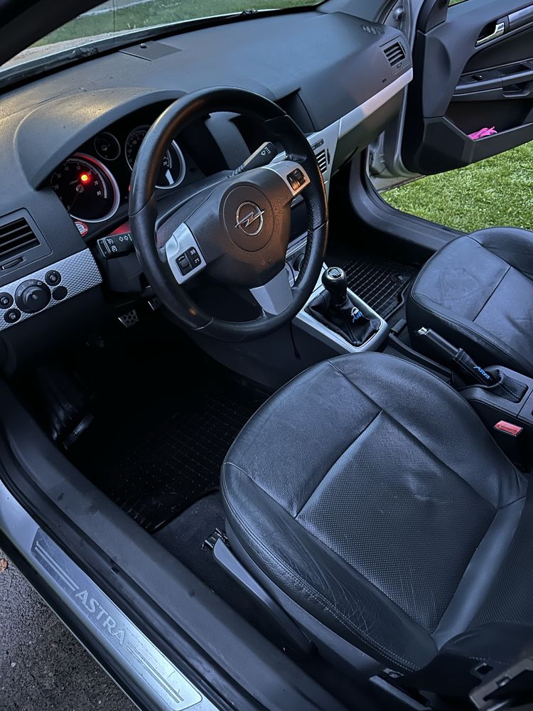 Opel Astra H 2.0T