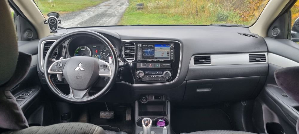 Outlander PHEV, Аутлендер