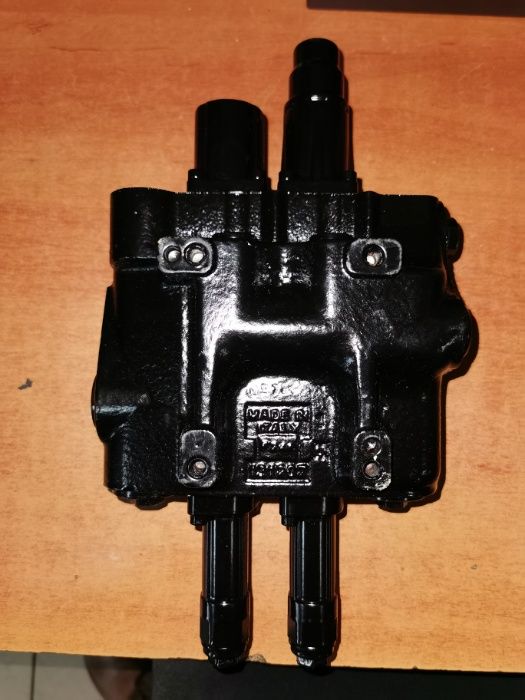 Rozdzielacz do ładowacza Walvoil SDM 122/2 zamiennik Nimco