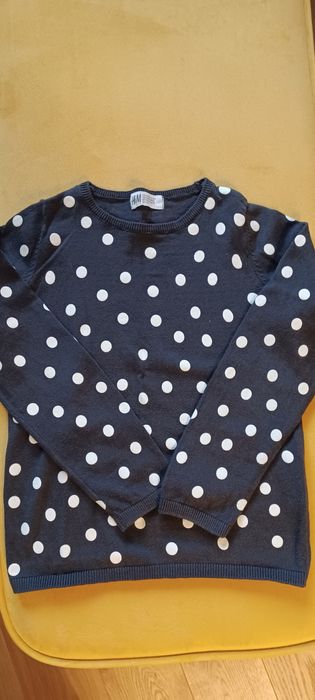 Sweterek dziewczęcy rozm.122 jak nowy