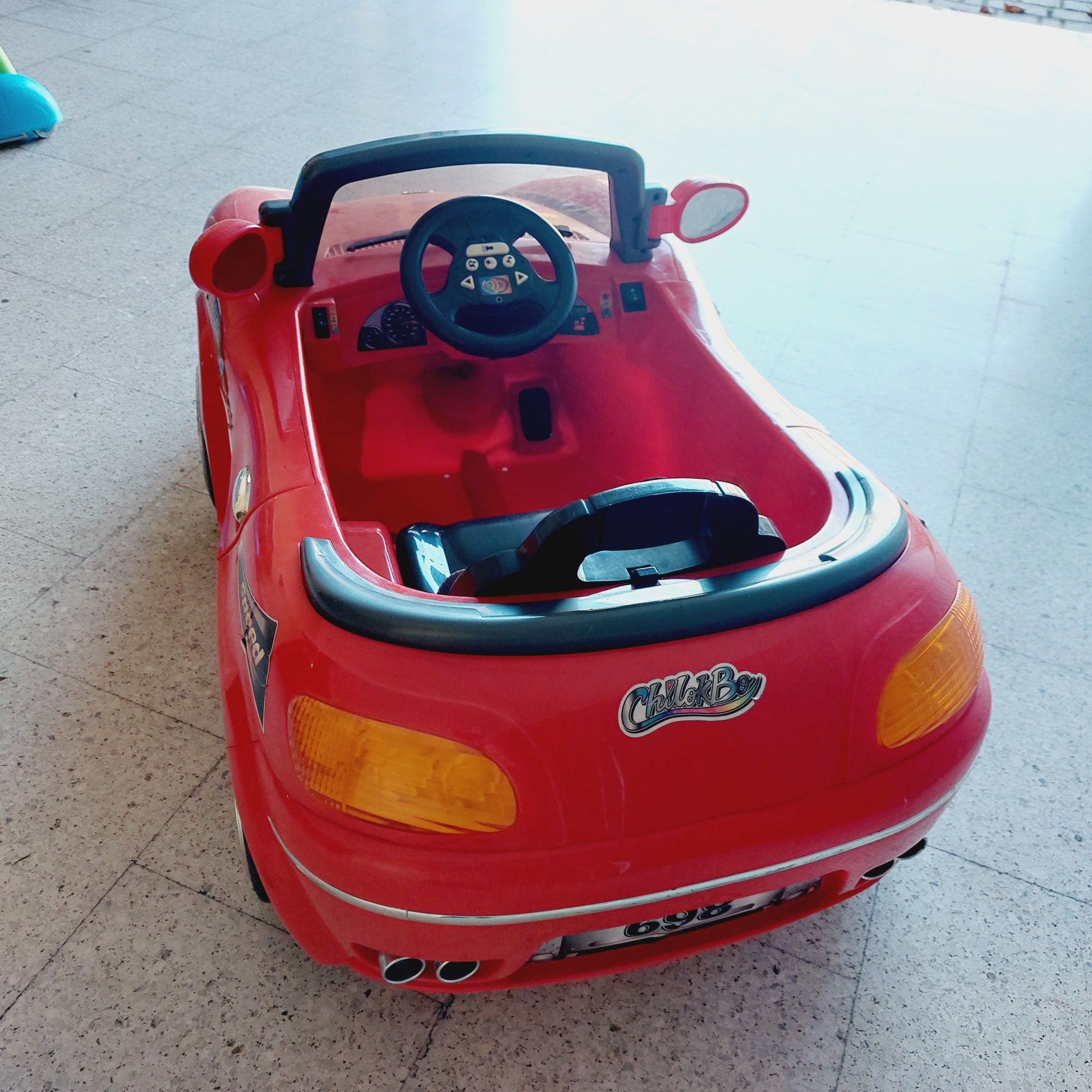 Samochód dla dziecka czerwony piekny