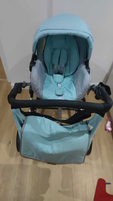 Carrinho bebe trio com acessórios ótimo estado