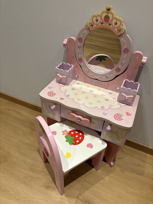 Drewniana toaletka dziecięca