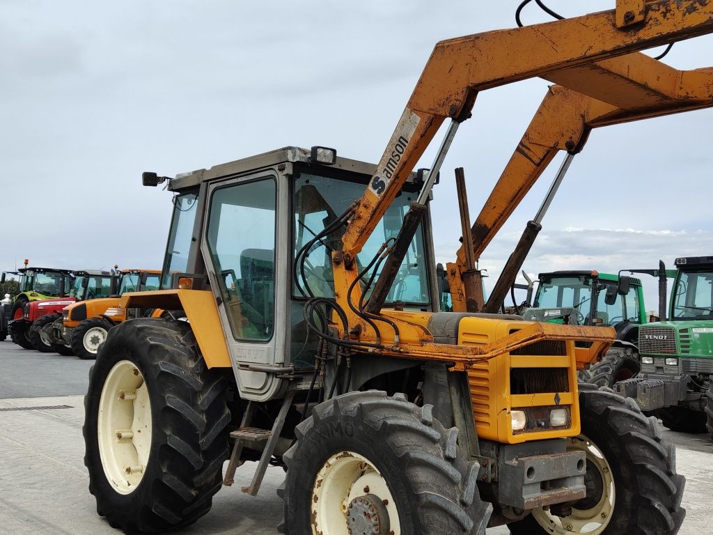 Renault 75.14 z turem i łyżką