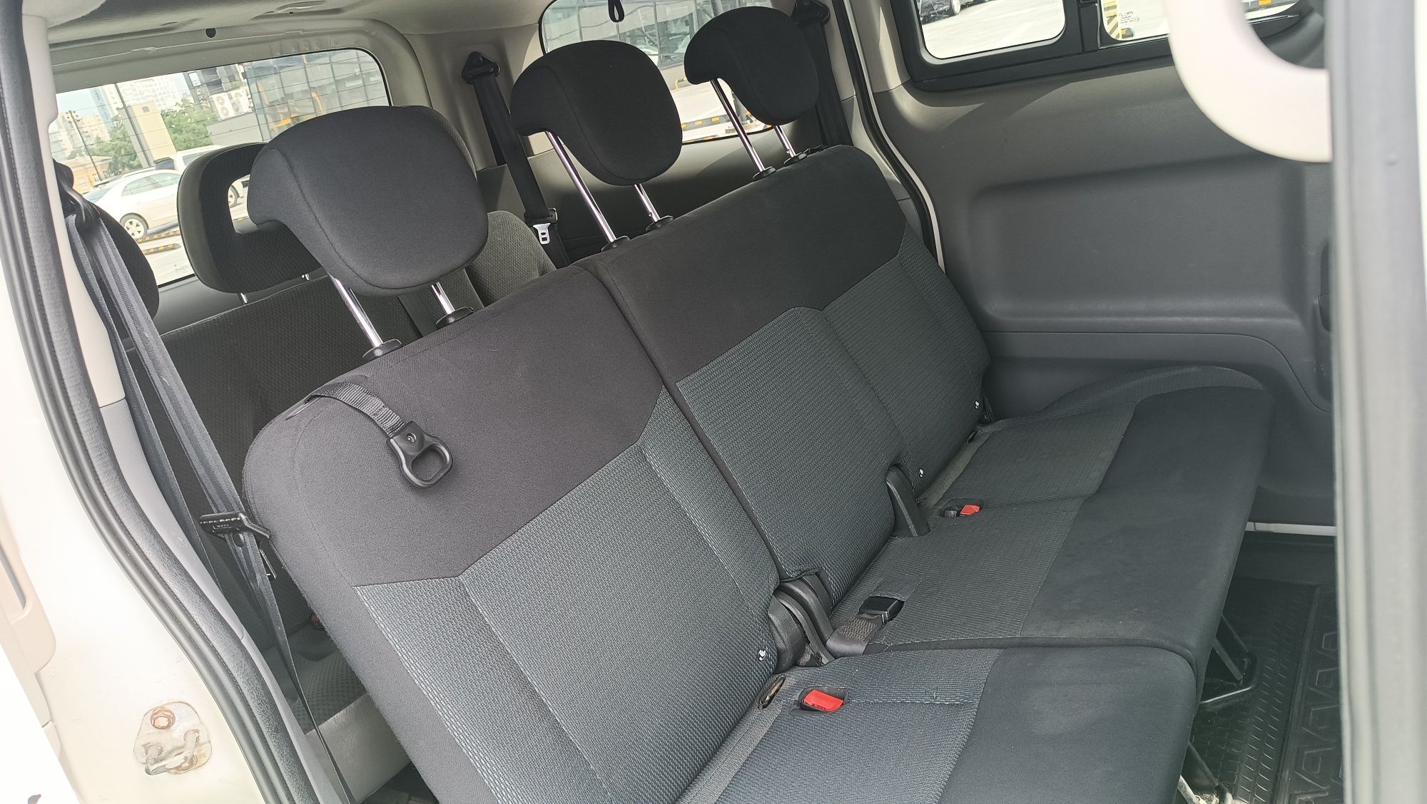 Електричний e-NV200