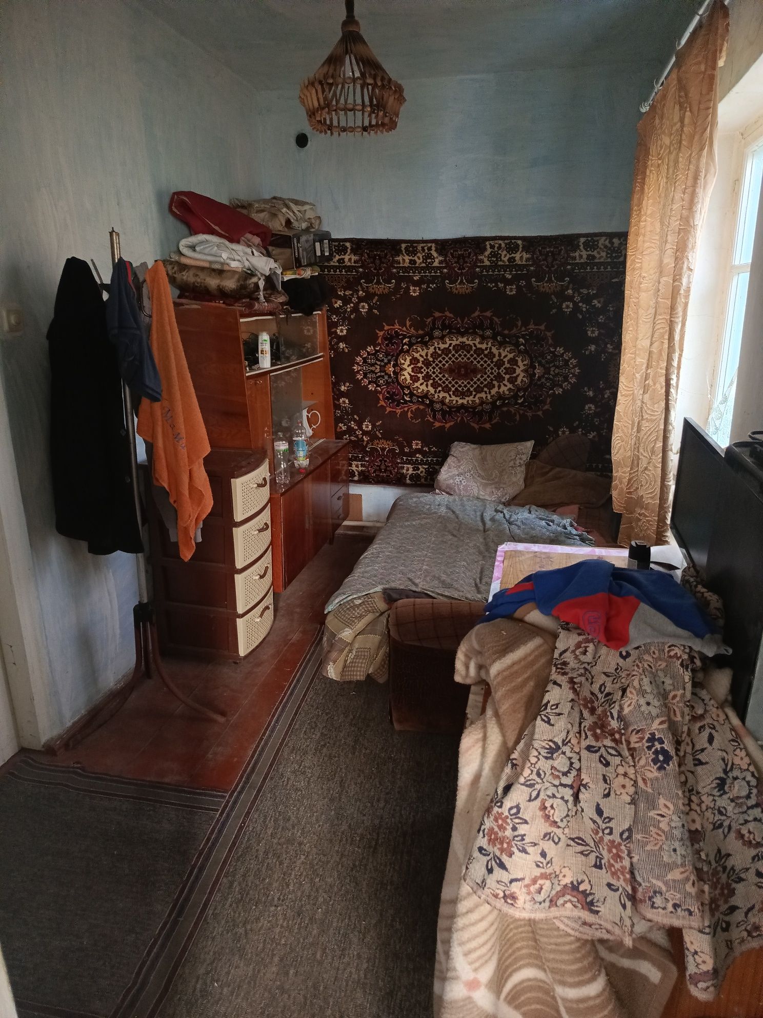 Продається пів будинку на казнівці