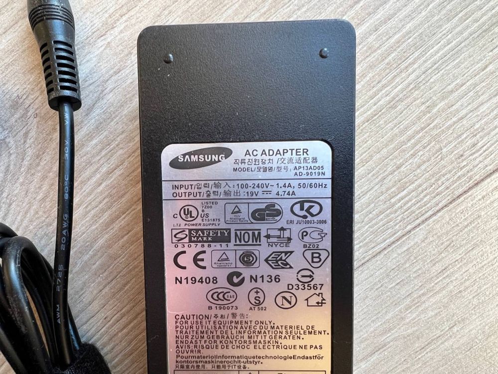Адаптер Блок живлення Samsung RC710 19V 4.74A 90W 5.0х3.0 мм зарядне
