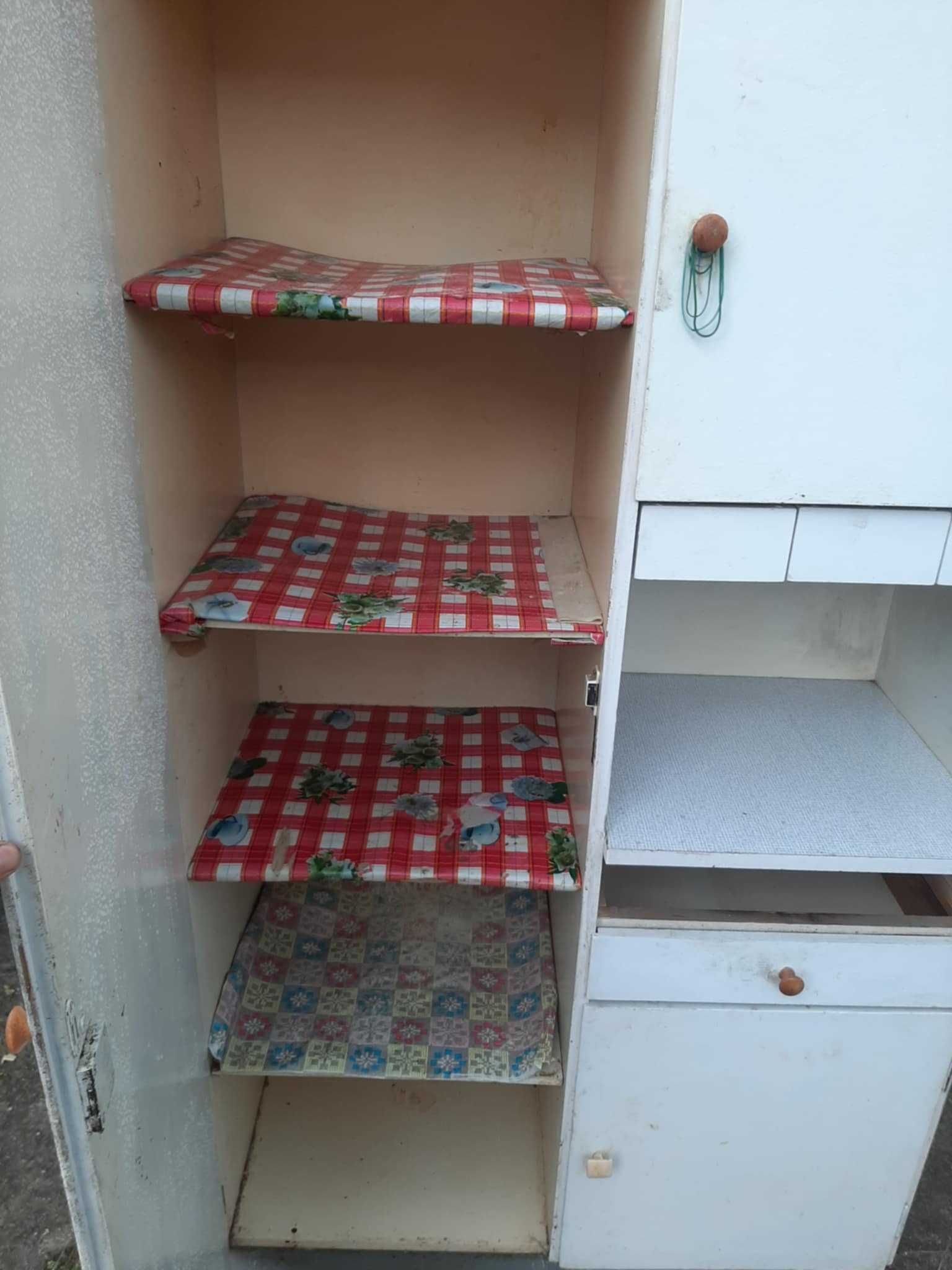 Antyk kredens kuchenny PRL do renowacji