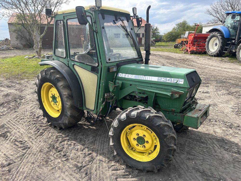 John Deere 2345F Tur ladowacz sadowniczy sadownik