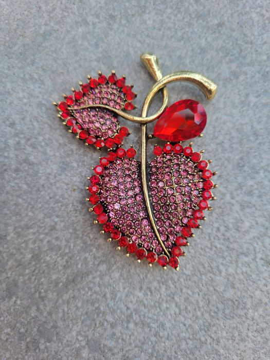 Broszka liście w kształcie serc