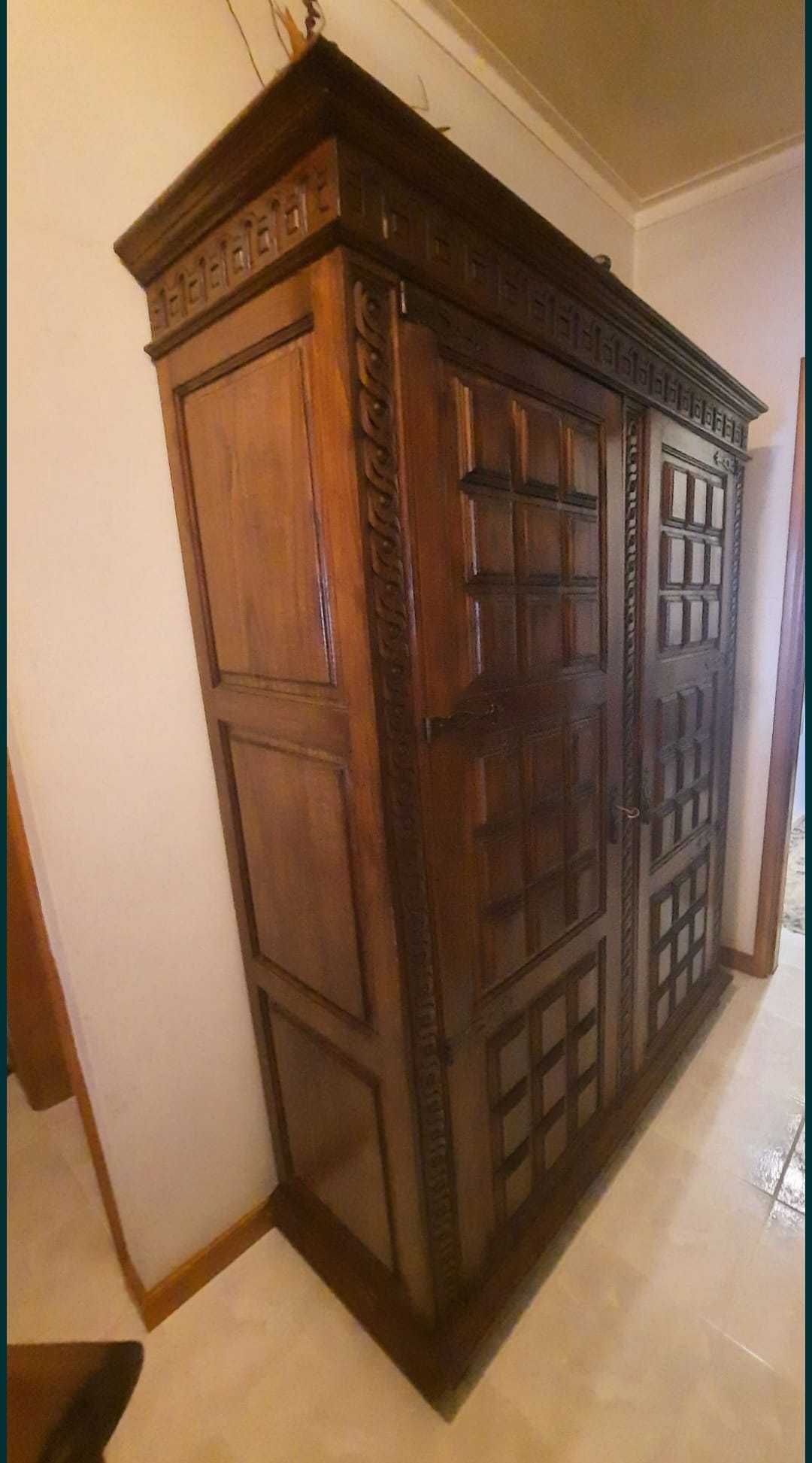 Estante/Roupeiro em castanho