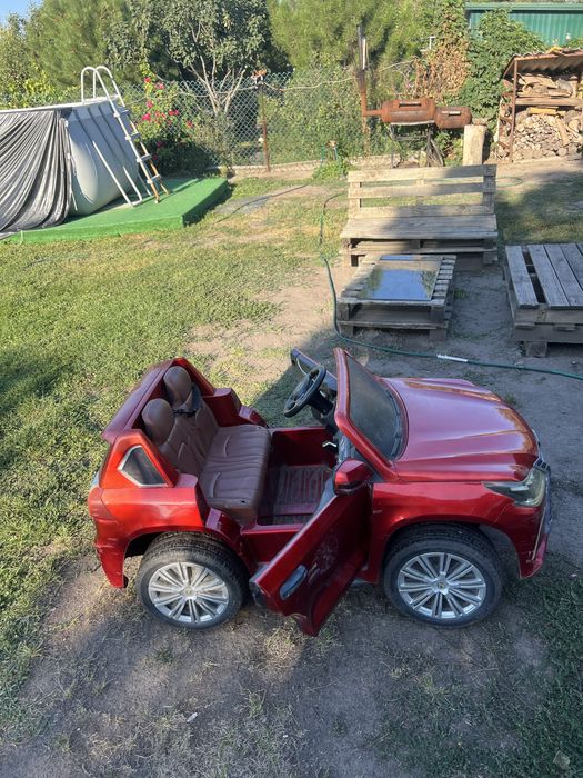 Продам дитячій електромобіль