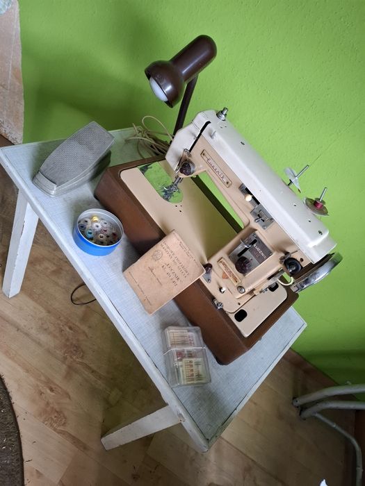 Sprzedam maszynę Do Szycia Łucznik