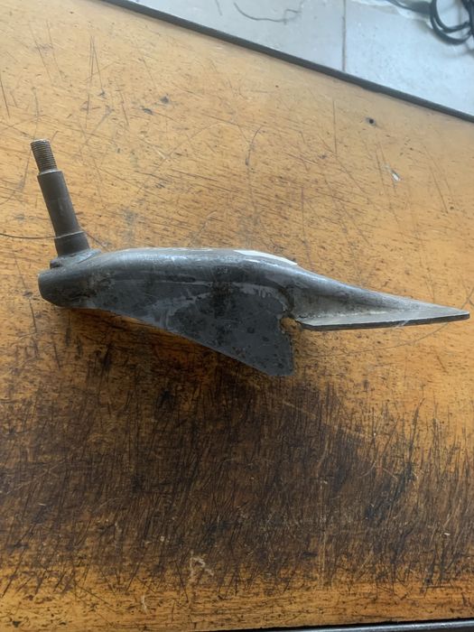 Кронштейн амортизатора правий УАЗ 469-2905534-02