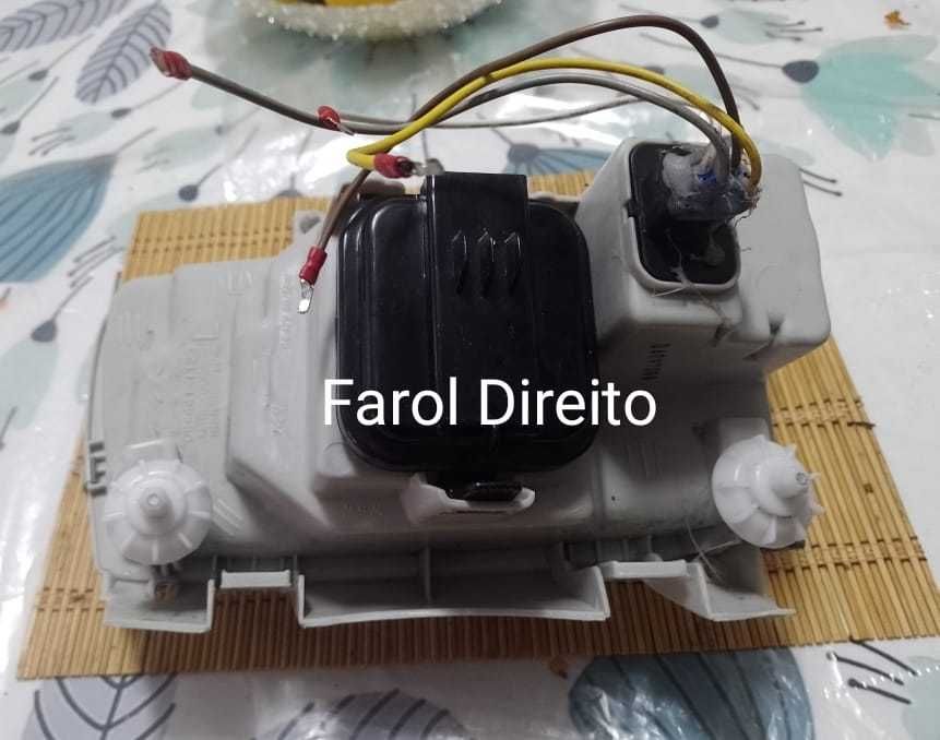Farol e pisca para carro