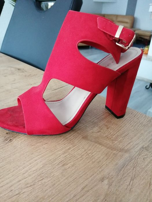 Sandałki czerwone